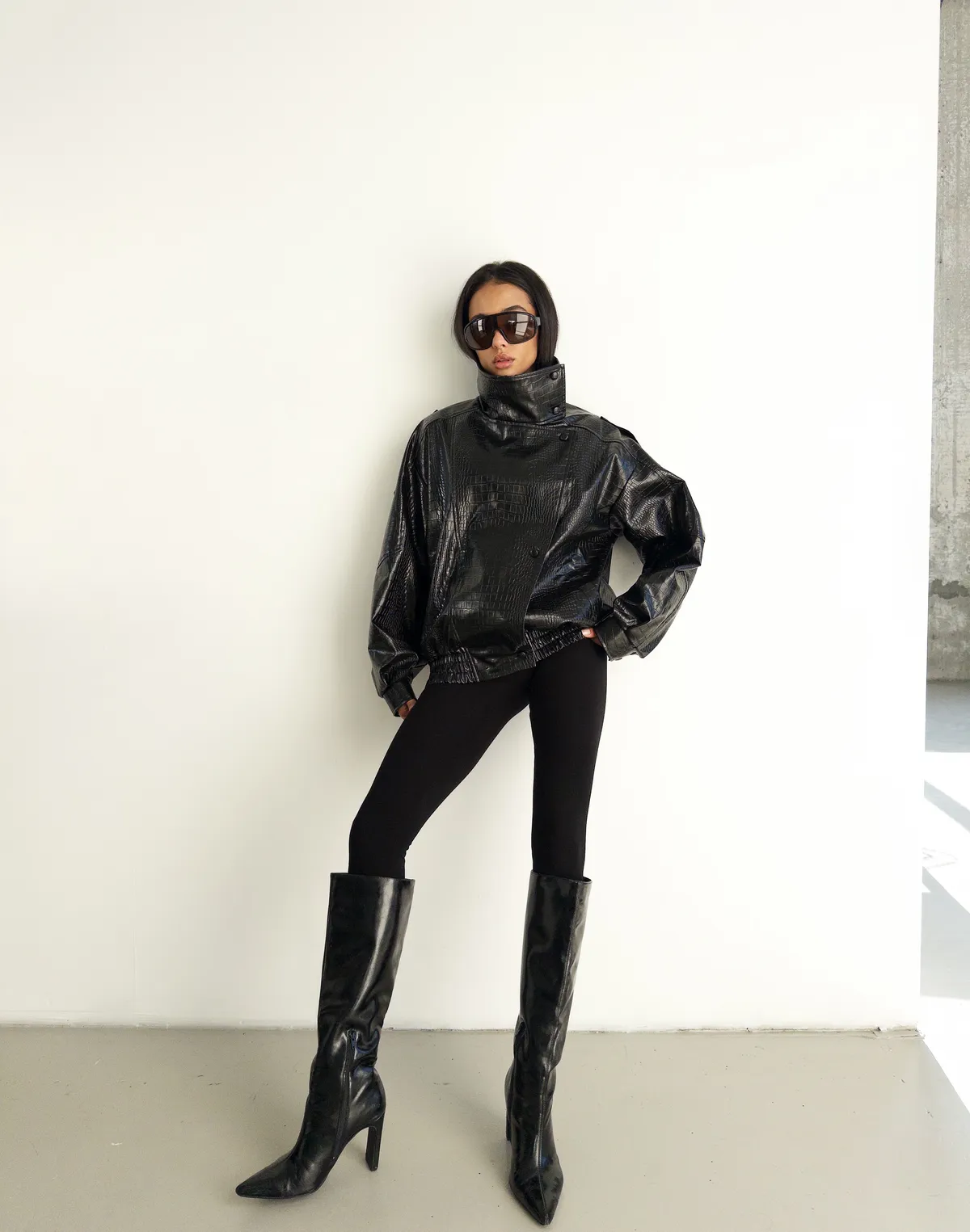 Куртка з екошкіри з ефектом рептилії, чорна - Фото 8