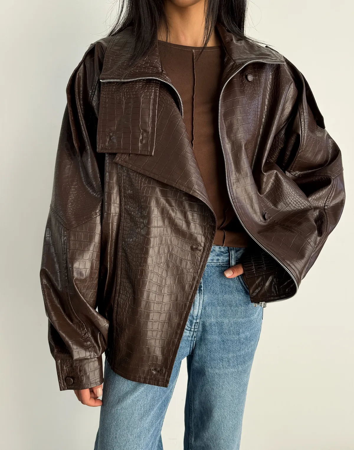 Куртка з екошкіри з ефектом рептилії, шоколадна - Фото 6