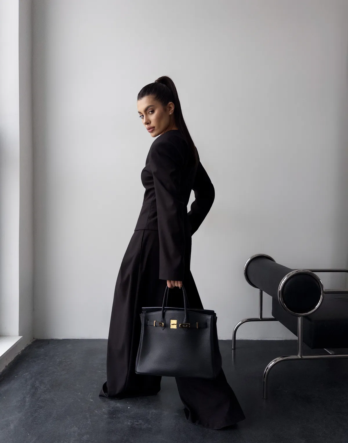 Комплект жакет з декоративними круглими ґудзиками та штани у стилі baggi, чорні - Фото 2