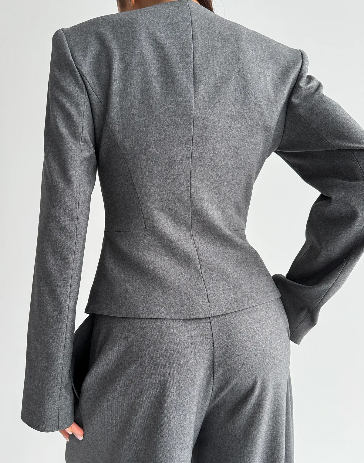 Жакет жіночий з декоративними круглими ґудзиками, сталевий - Фото 2