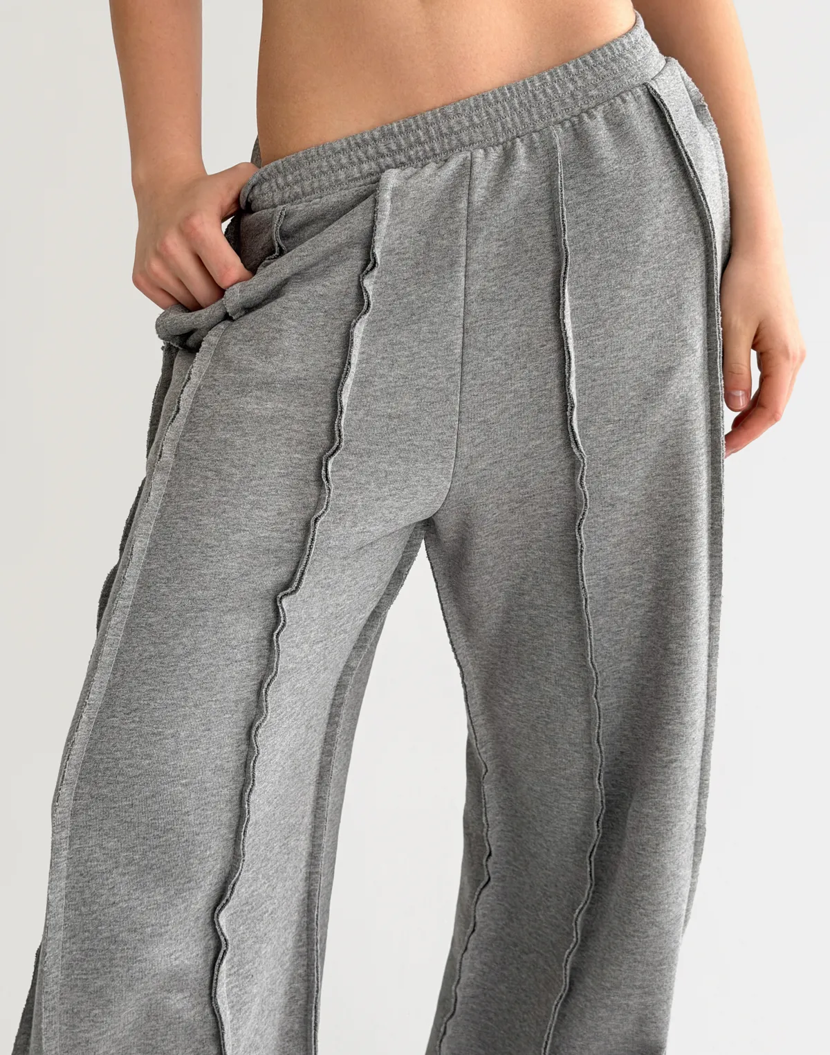 Штани спортивні прямі з декоративними швами, сірий меланж - Фото 6