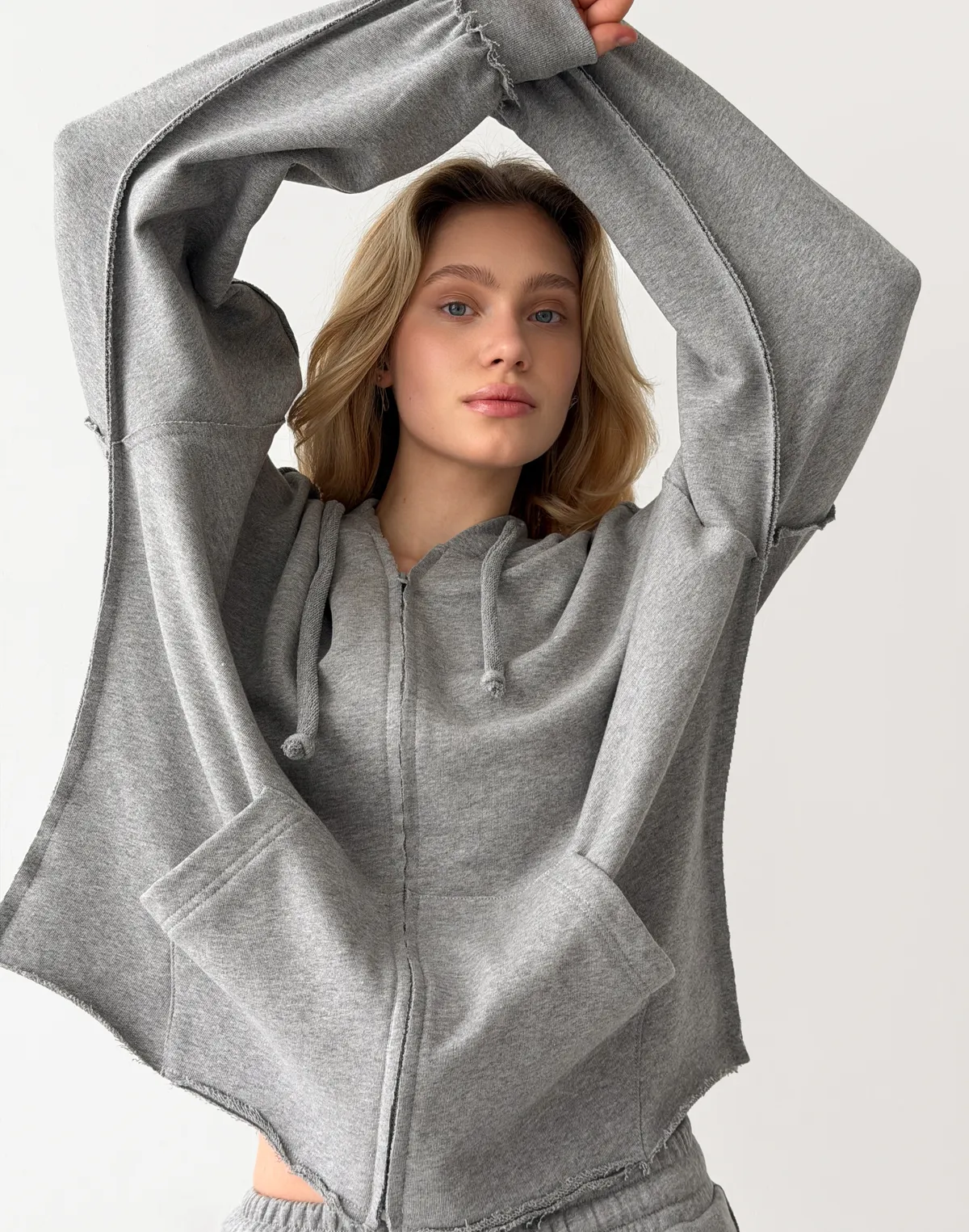 Зіпер оверсайз з декоративними швами, сірий меланж - Фото 7