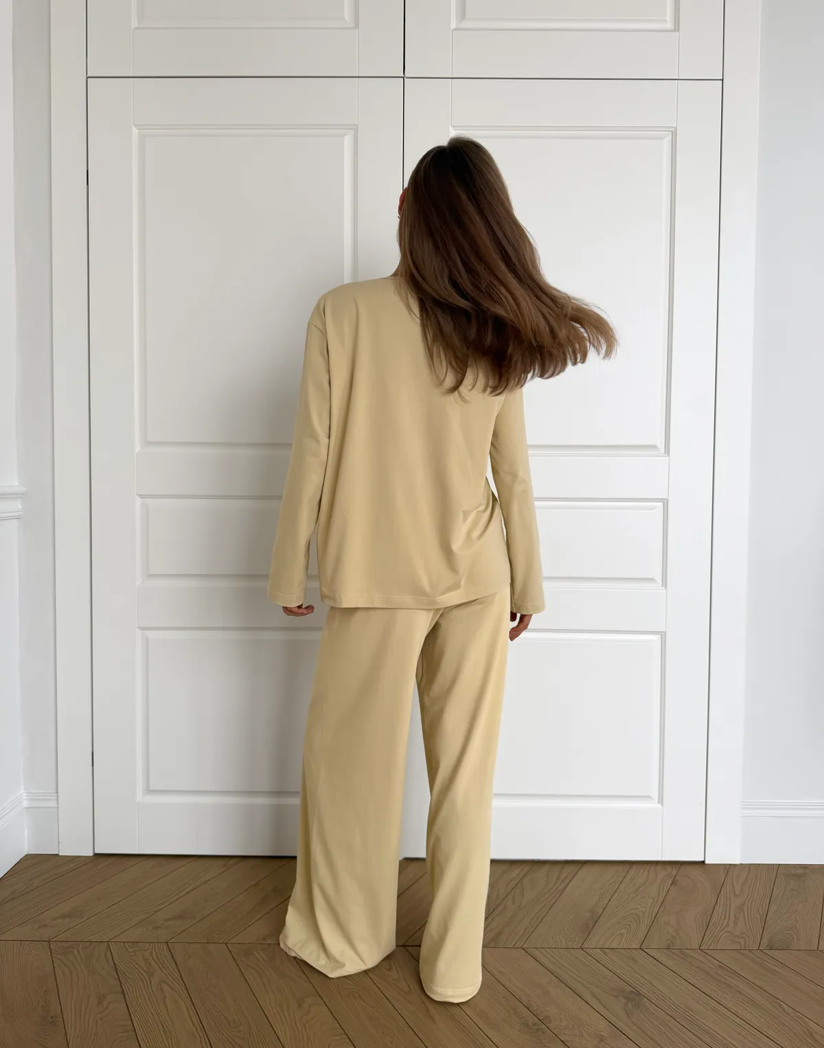 Комплект піжамний з ніжної бавовняної тканини лонгслів та штани, пісочні - Фото 2