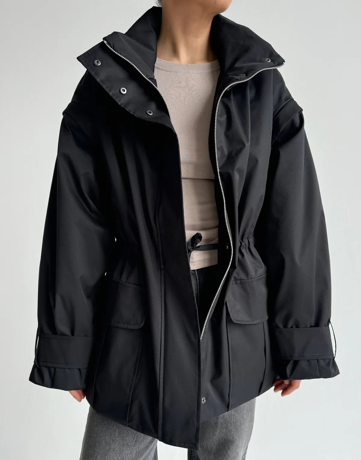 Куртка-трансформер з відстібними рукавами, чорна - Фото 3