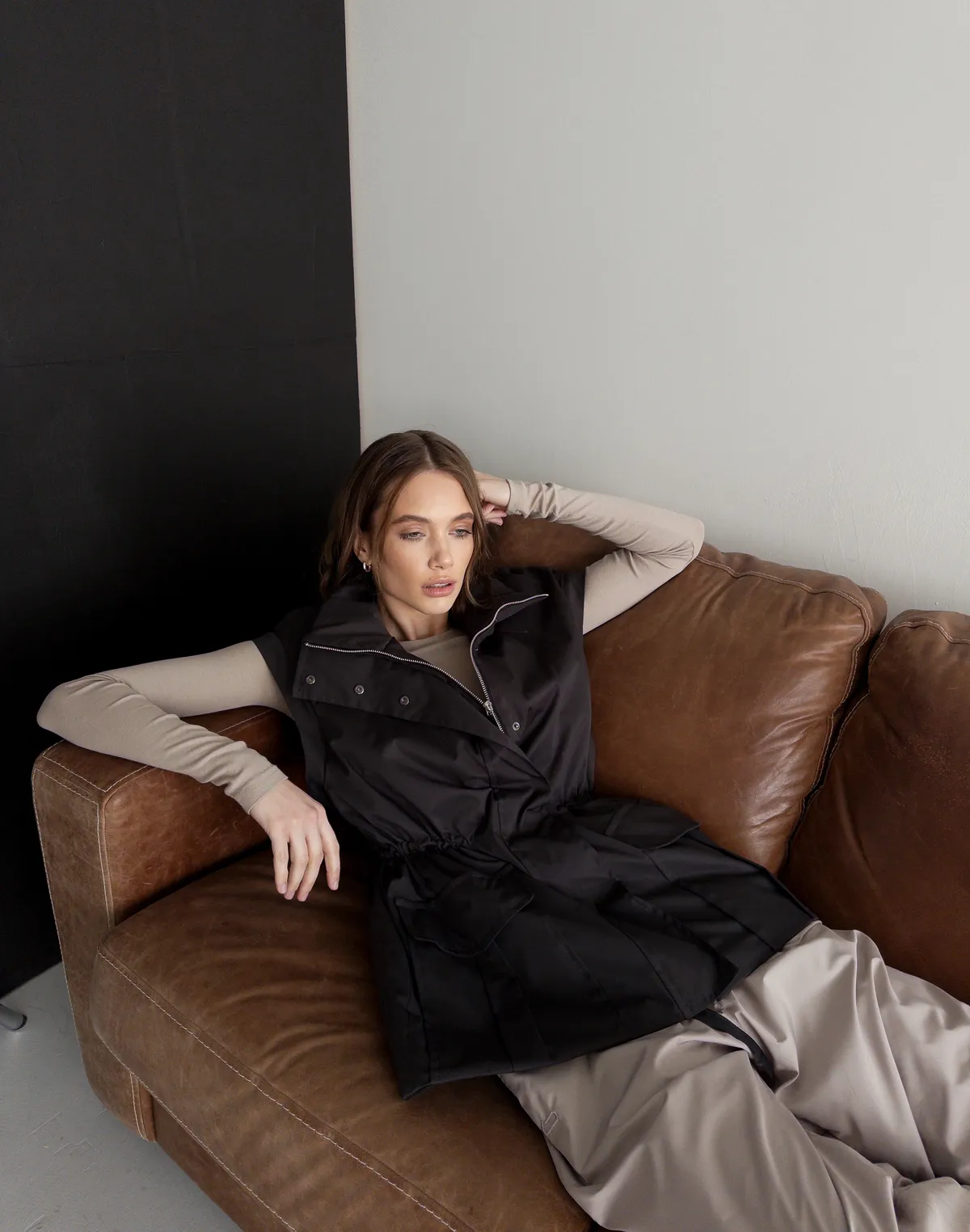 Куртка-трансформер з відстібними рукавами, антрацит - Фото 4