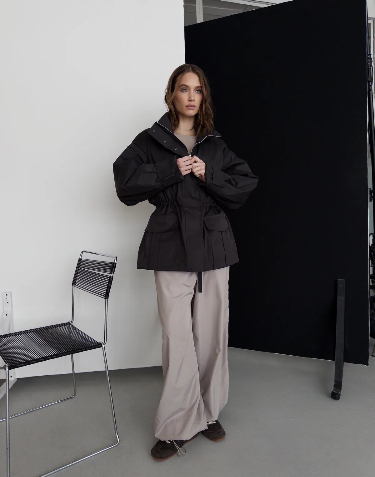 Куртка-трансформер з відстібними рукавами, антрацит - Фото 3