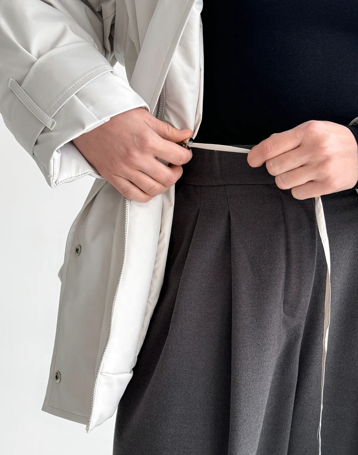 Куртка-трансформер з відстібними рукавами, молочна - Фото 4