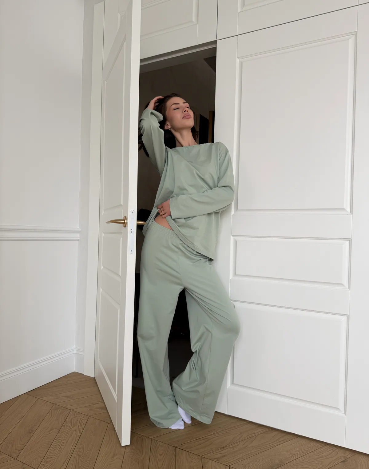 Комплект піжамний з ніжної бавовняної тканини лонгслів та штани, пастельно-ментолові - Фото 3