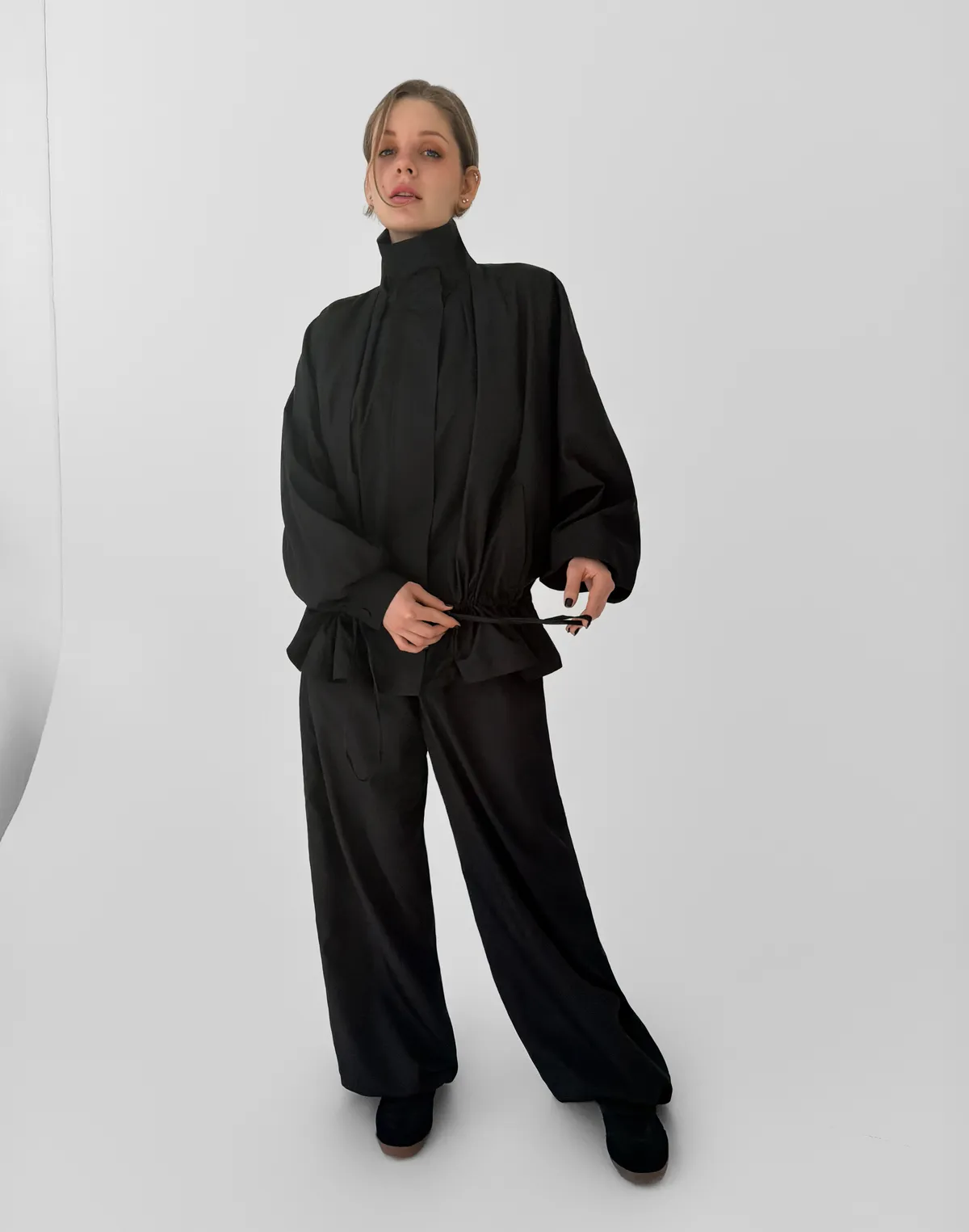 Штани вільного крою з плащової тканини спортивні, чорні - Фото 3