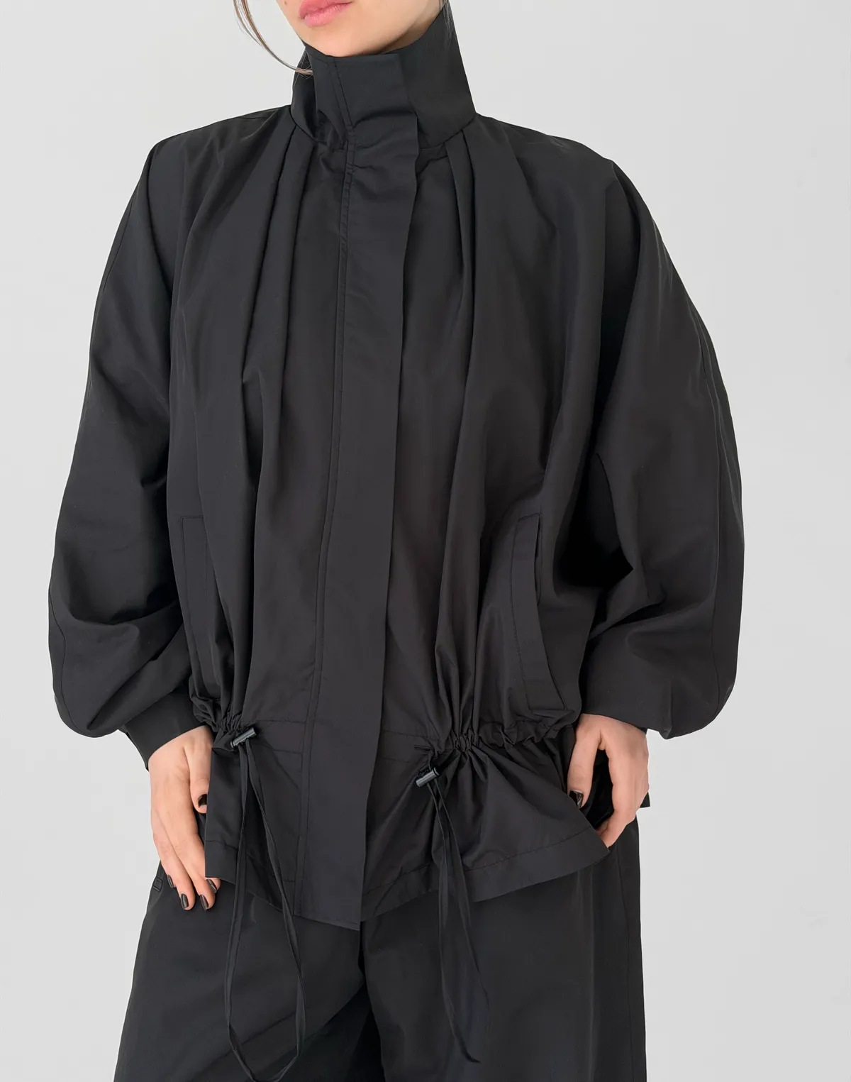 Зіпер з плащової тканини із затяжками, чорний - Фото 1