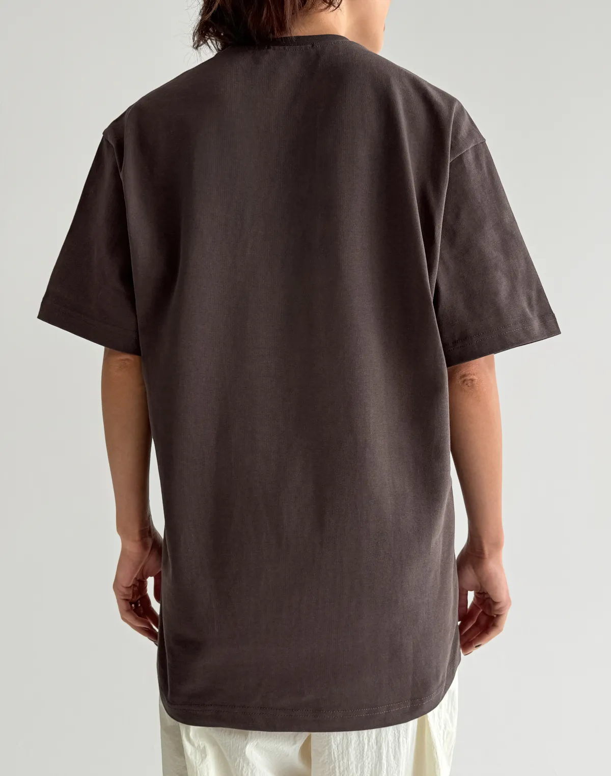 Футболка вільного крою жіноча зі супер щільного котону з логотипом, темний шоколад - Фото 2