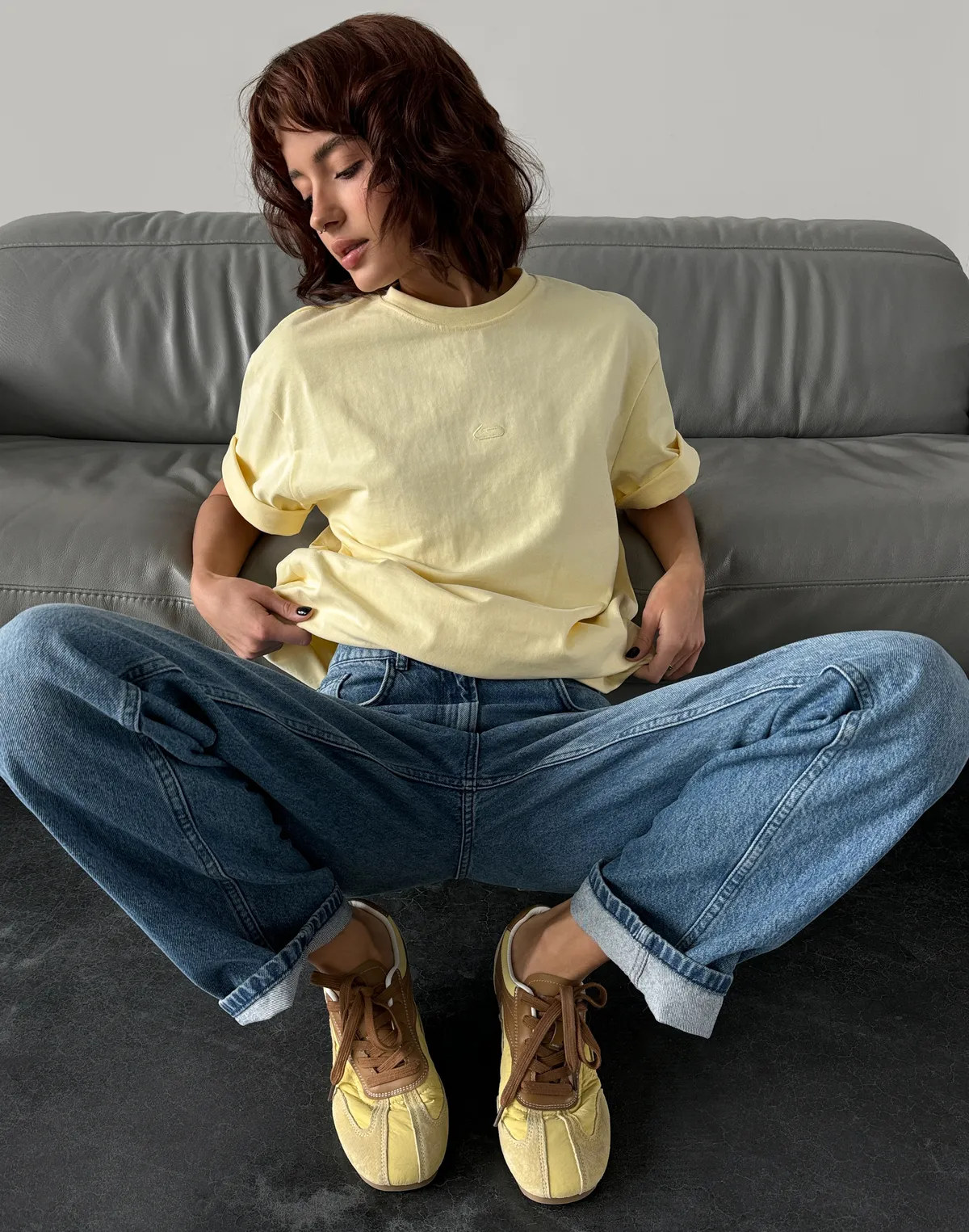 Футболка вільного крою жіноча зі супер щільного котону з логотипом, світло-жовта - Фото 4