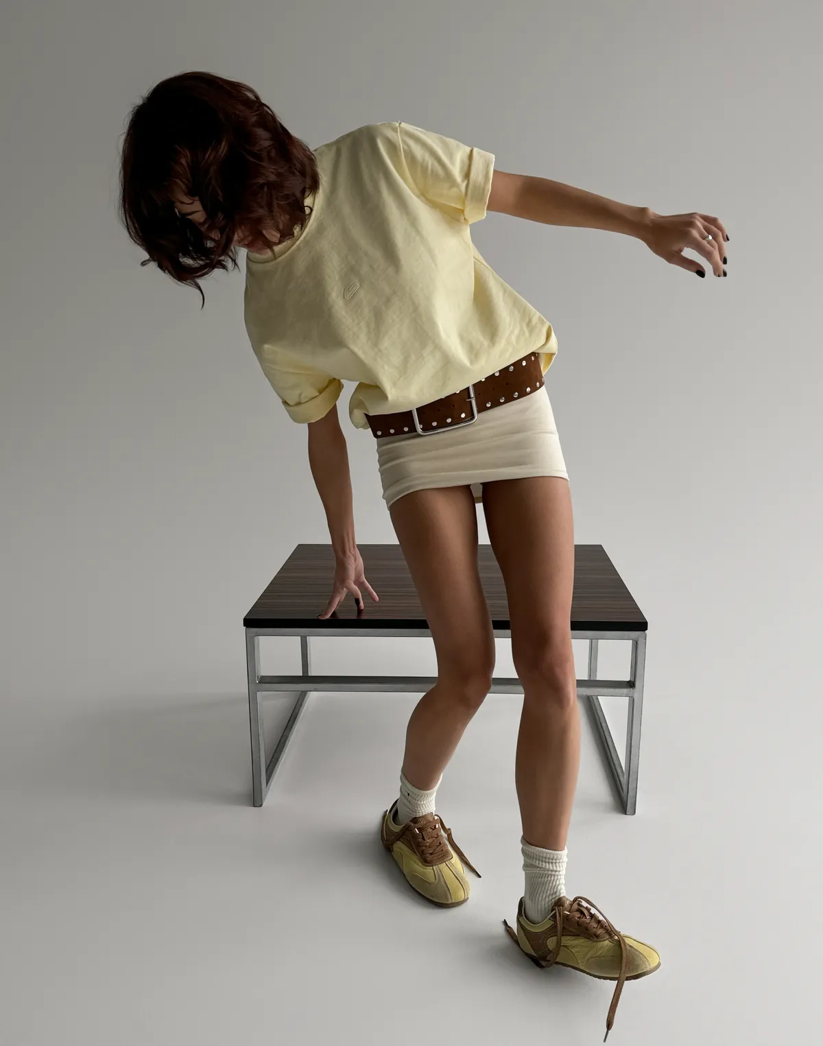 Футболка вільного крою жіноча зі супер щільного котону з логотипом, світло-жовта - Фото 3