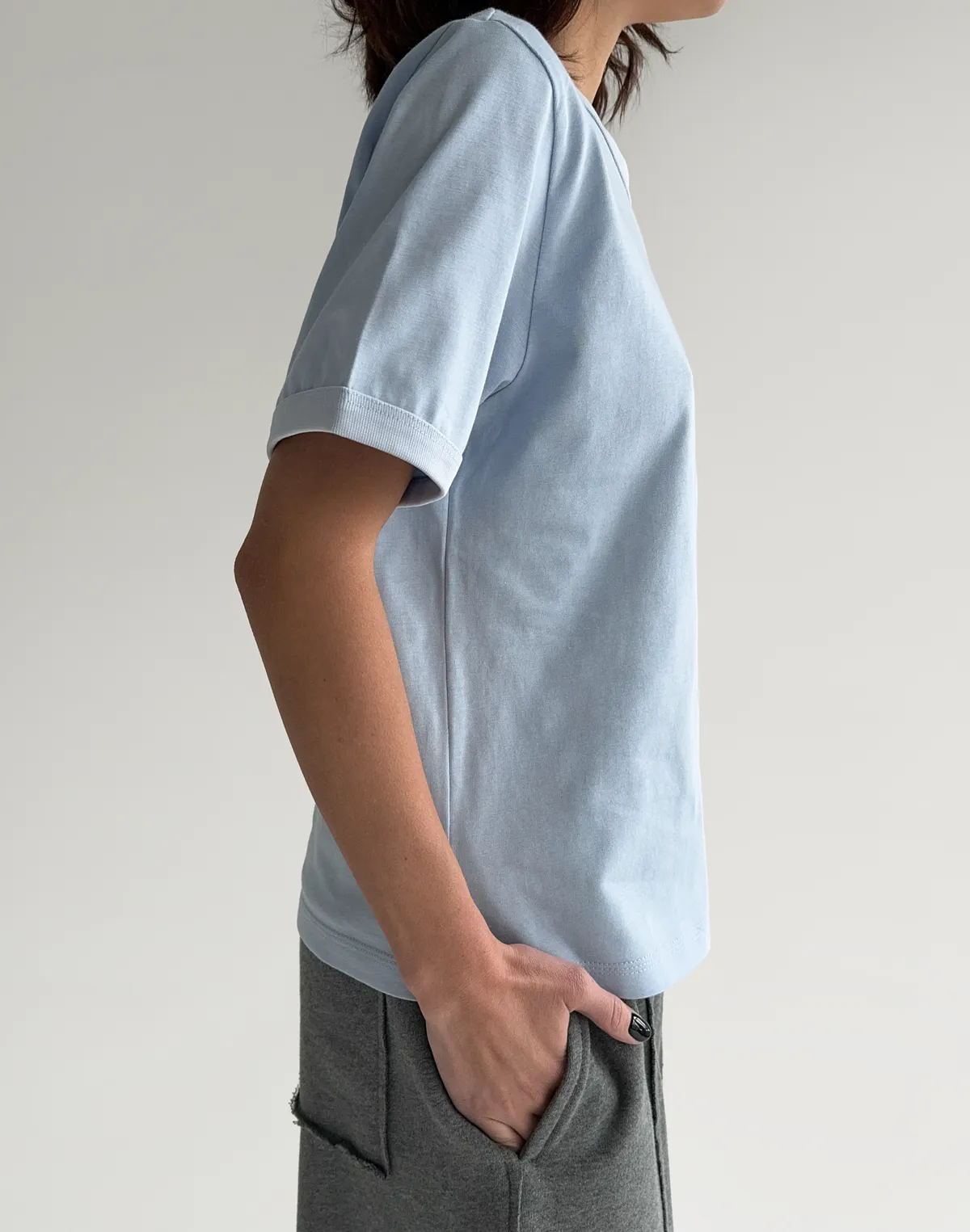 Футболка приталена, блакитна - Фото 6