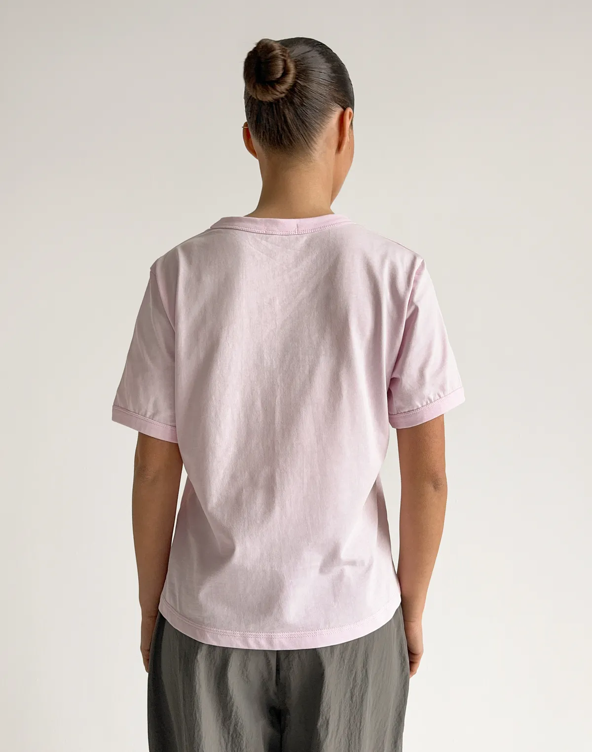 Футболка приталена, рожева - Фото 2