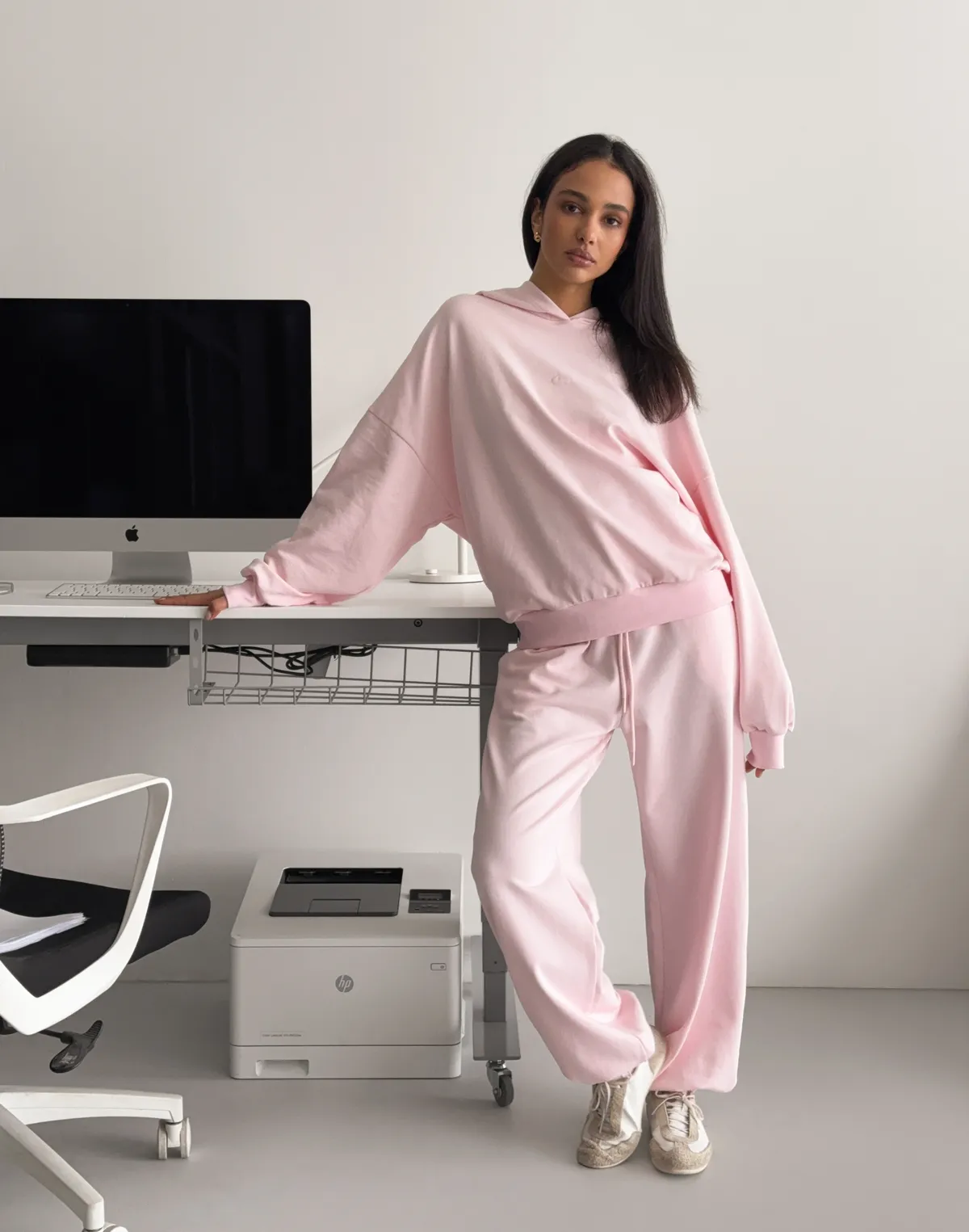 Худі весняний стандартний вкорочений, ніжно-рожевий - Фото 3