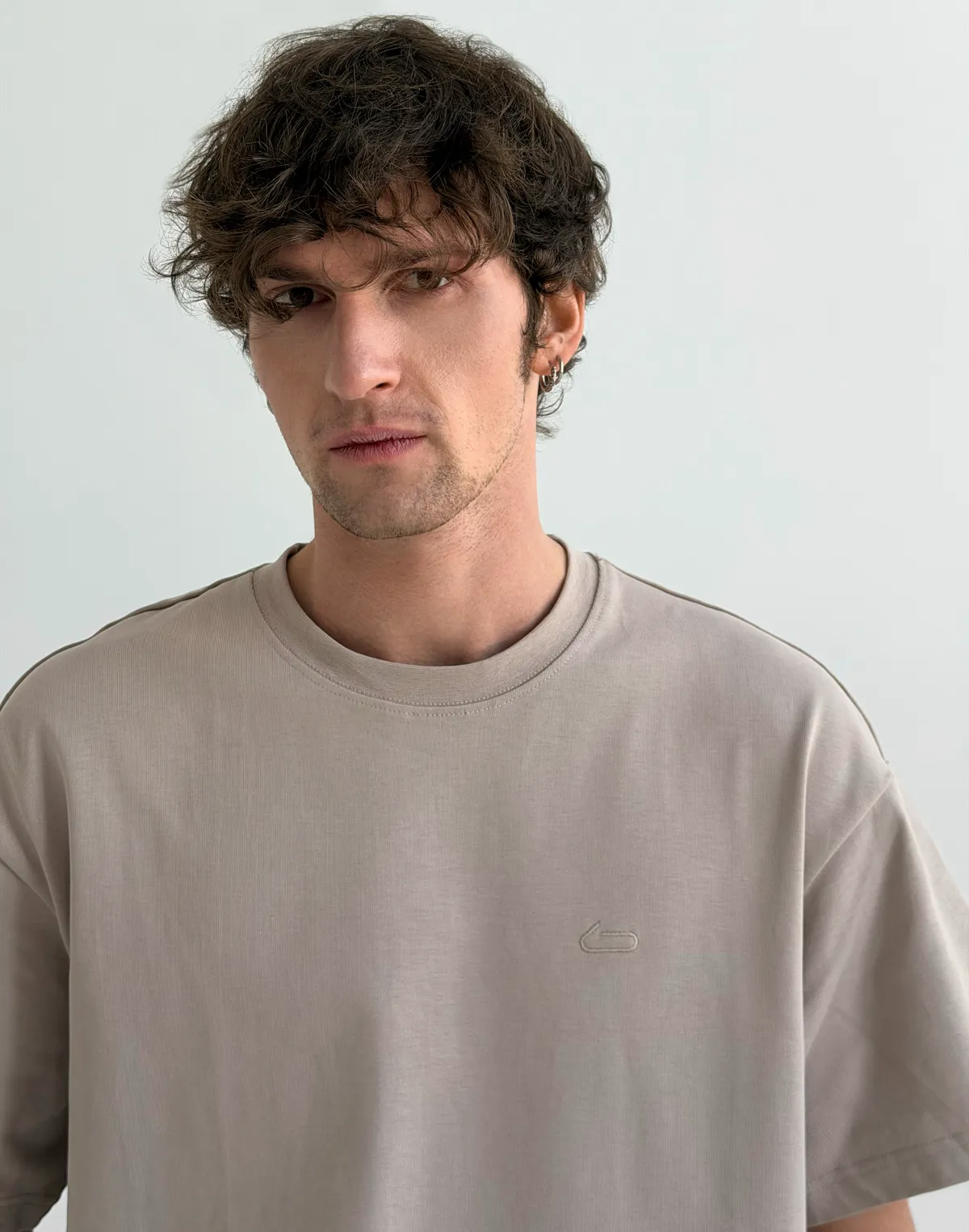 Футболка чоловіча оверсайз зі супер щільного котону з логотипом, холодний беж - Фото 6