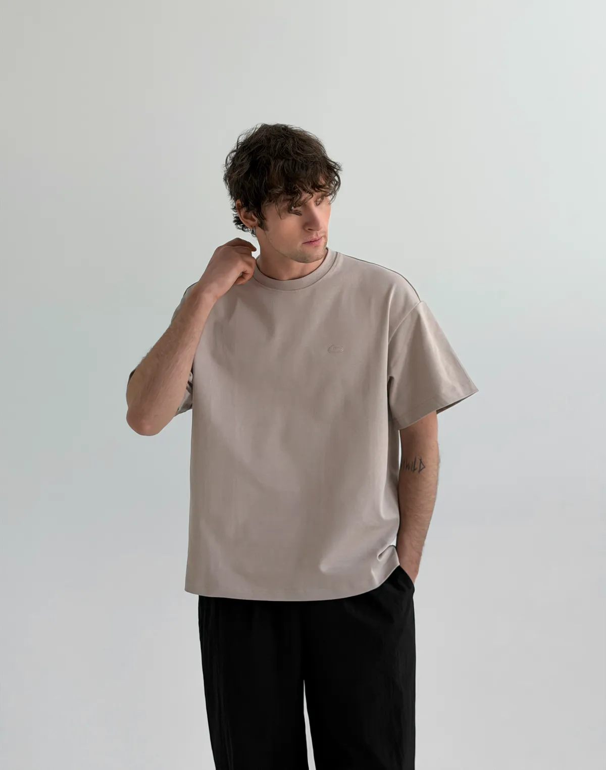 Футболка чоловіча оверсайз зі супер щільного котону з логотипом, холодний беж - Фото 8