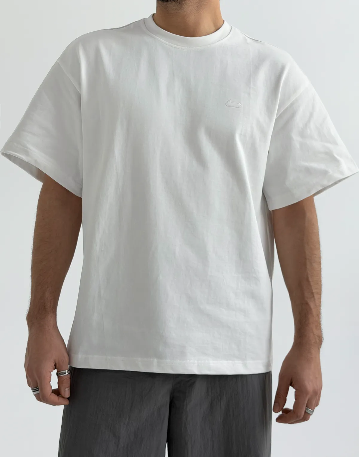 Футболка чоловіча оверсайз зі супер щільного котону з логотипом, екрю - Фото 8