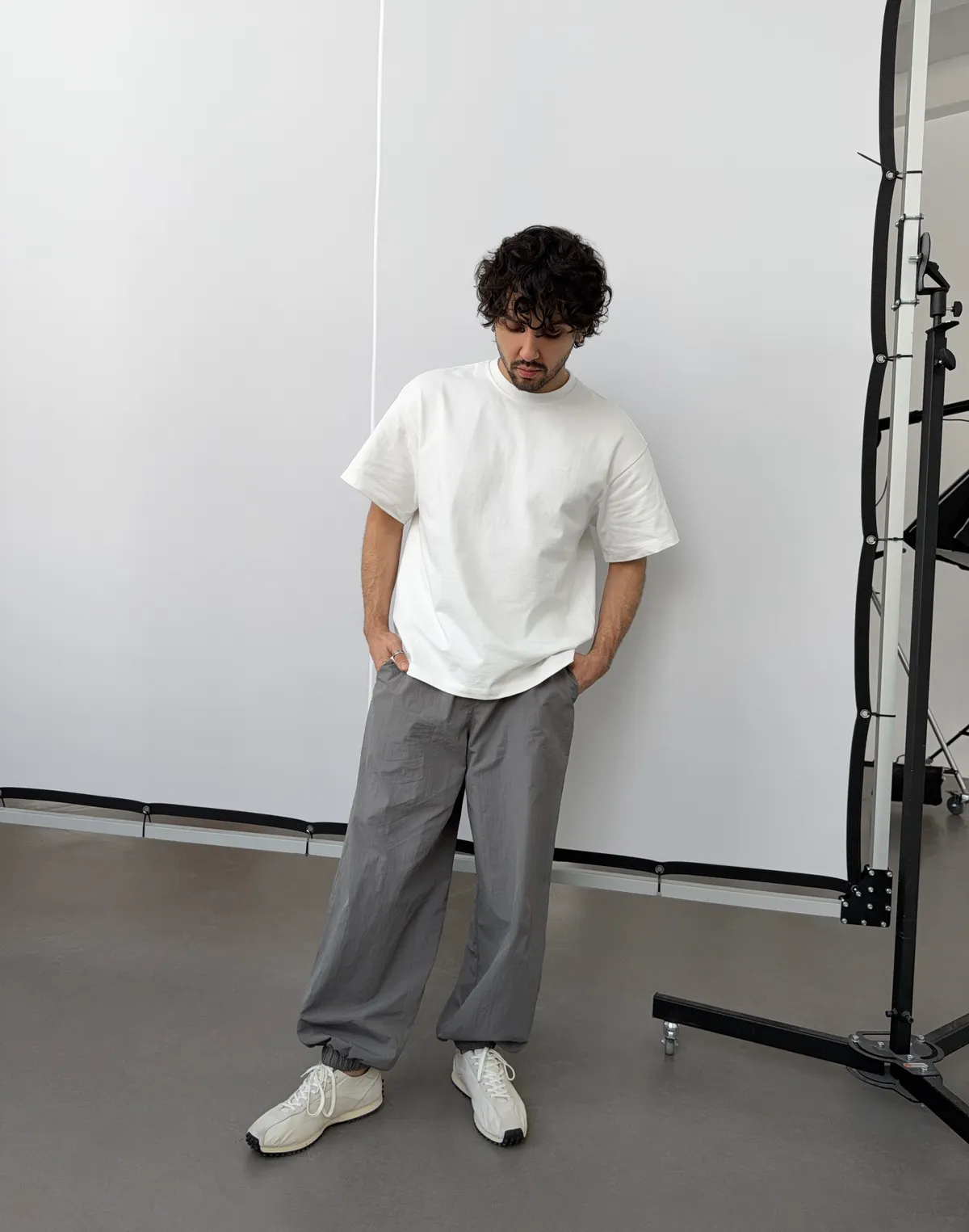 Футболка чоловіча оверсайз зі супер щільного котону з логотипом, екрю - Фото 3