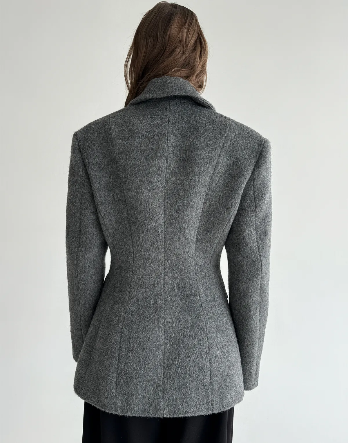 Вкорочене приталене пальто-піджак з бавовною у складі, сіре - Фото 2