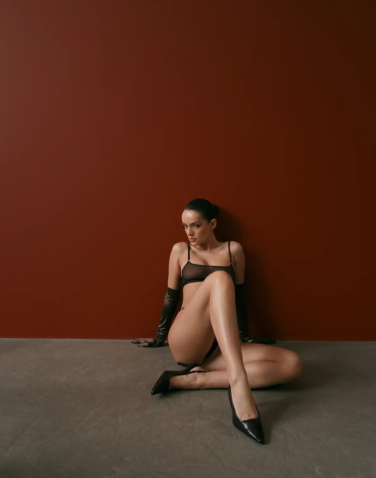 Комплект із сітки на гумці топ базовий та стрінги, шоколадні - Фото 5