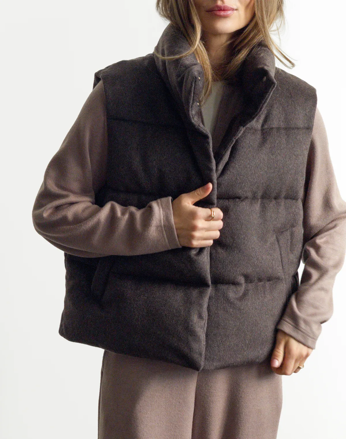 Жилетка з ефектом пальтової тканини з 70% вовни у складі, темний шоколад - Фото 1