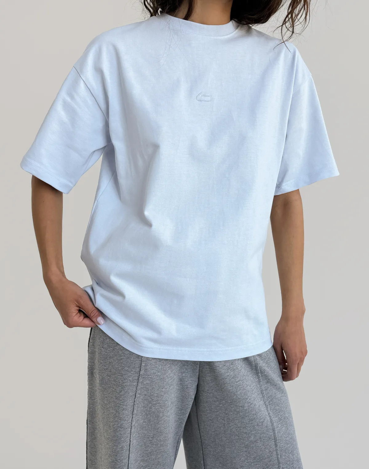 Футболка жіноча зі супер щільного котону оверсайз з логотипом, холодний блакитний - Фото 2