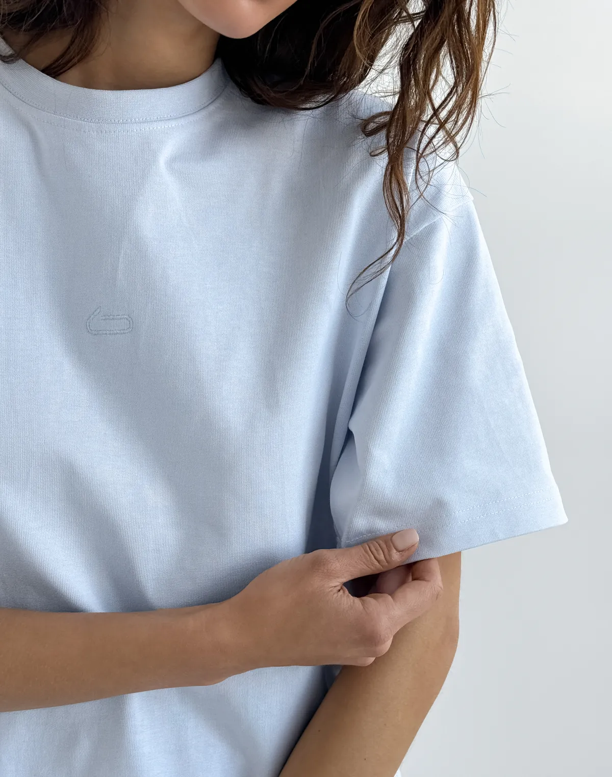 Футболка жіноча зі супер щільного котону оверсайз з логотипом, холодний блакитний - Фото 7