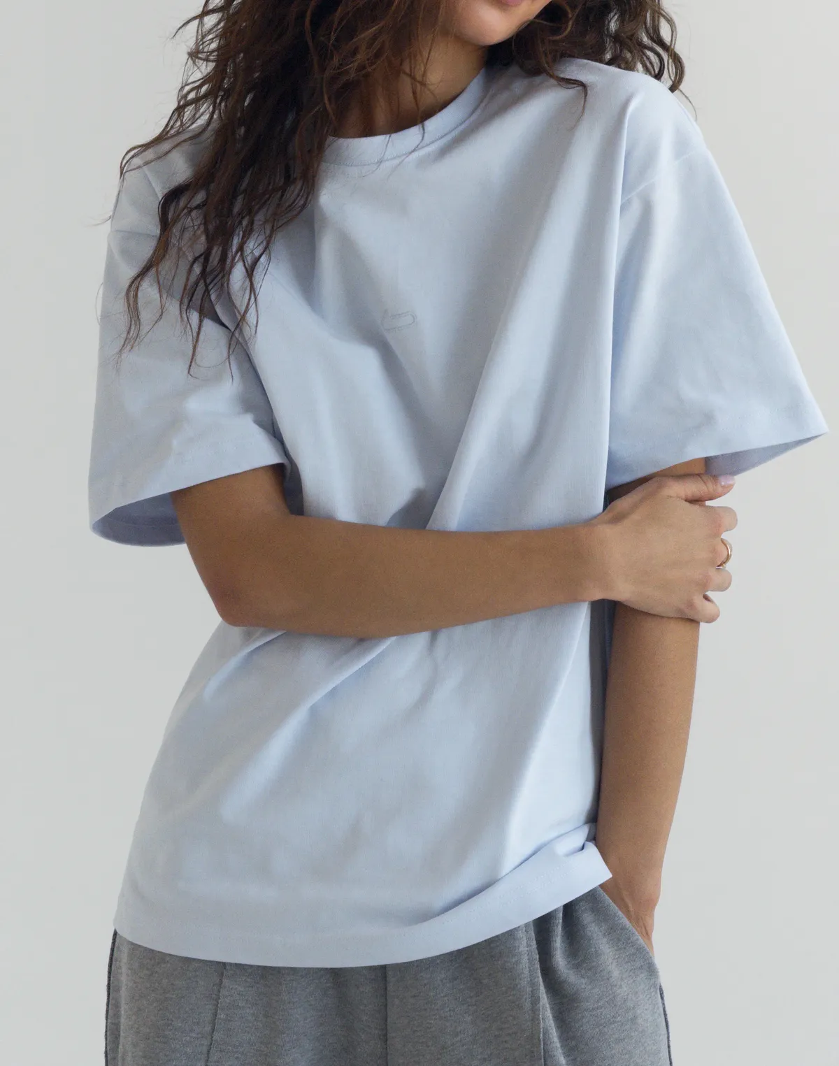 Футболка жіноча зі супер щільного котону оверсайз з логотипом, холодний блакитний - Фото 6
