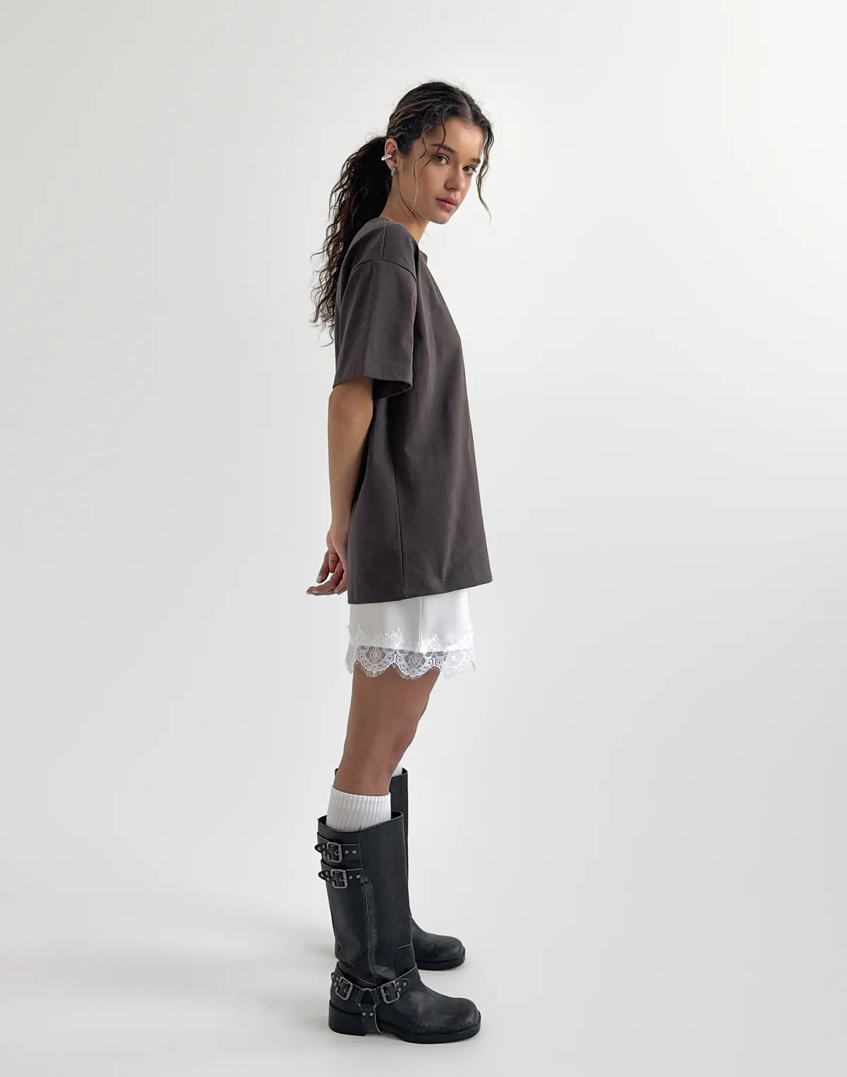 Футболка жіноча зі супер щільного котону оверсайз з логотипом, темний шоколад - Фото 7