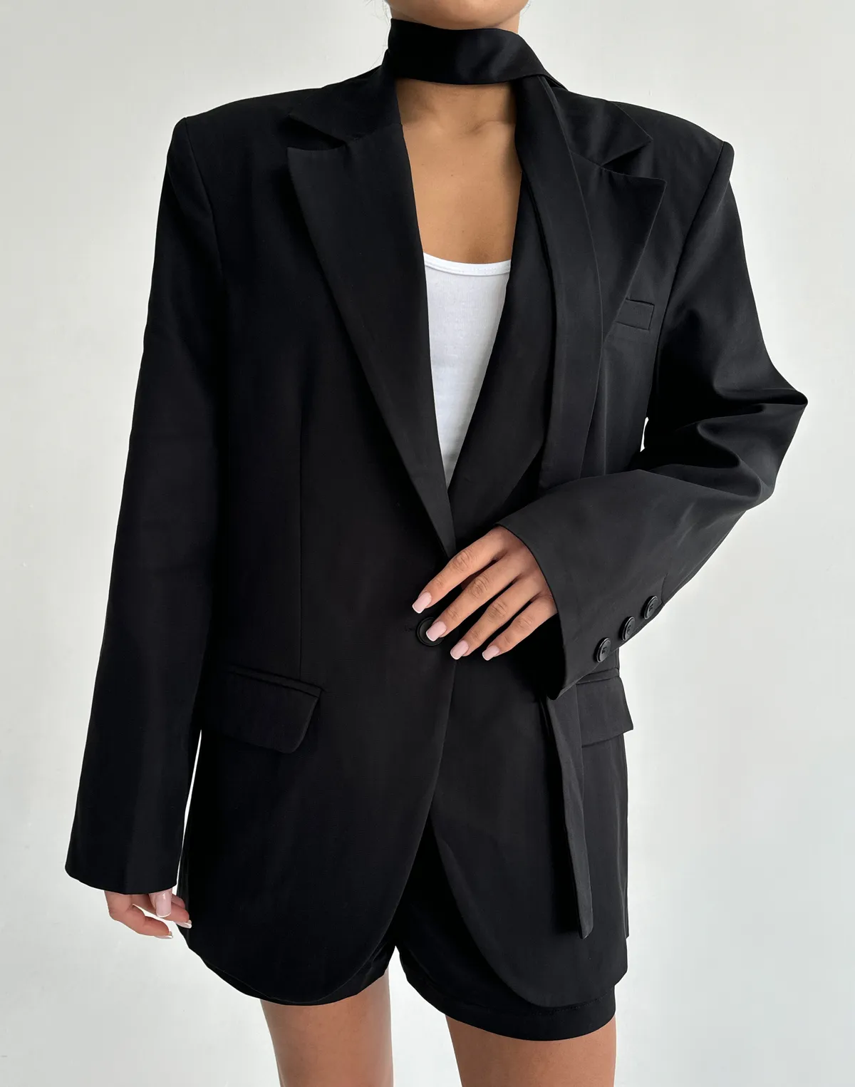 Жакет приталений з поясом текстильний, чорний - Фото 6