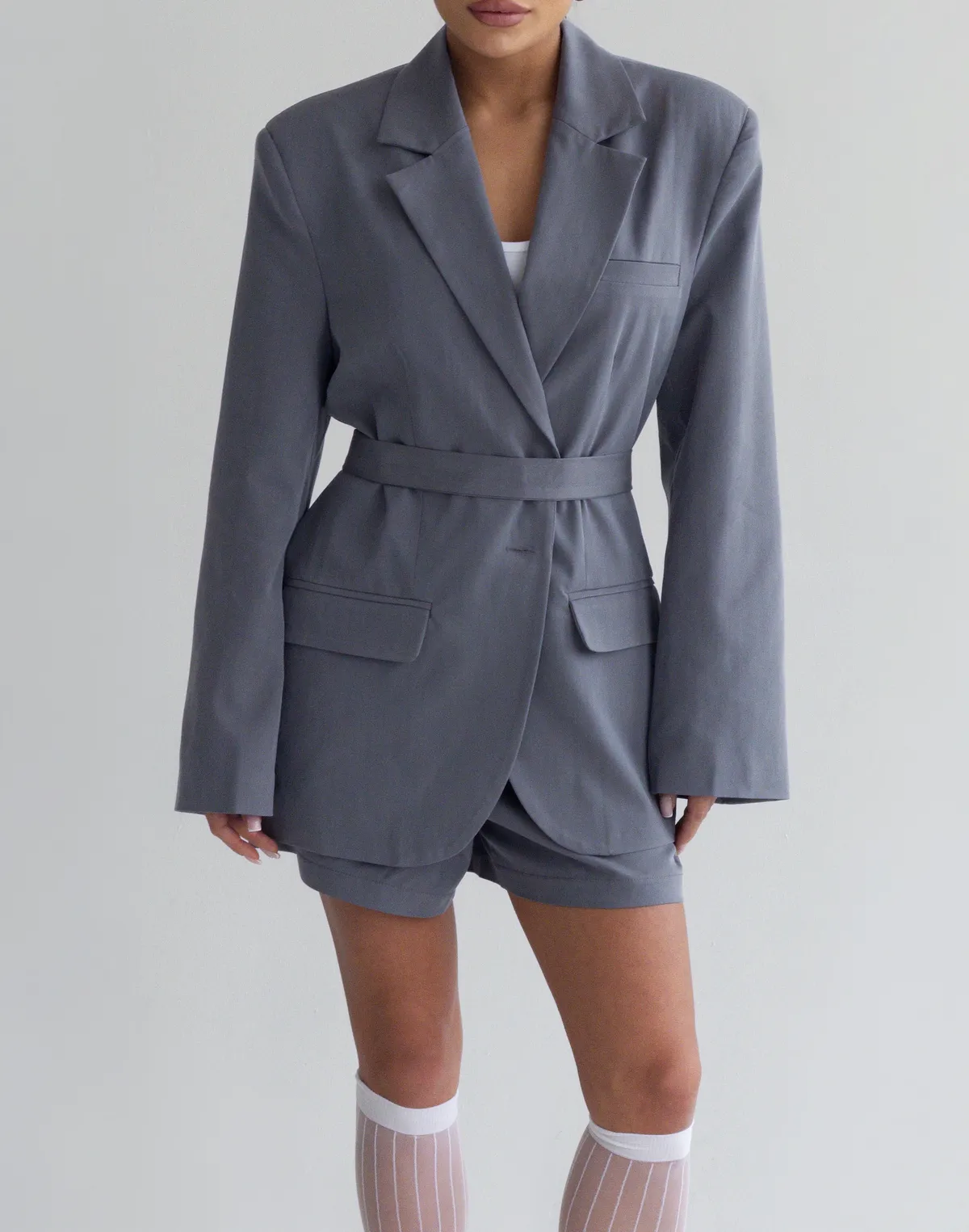 Жакет приталений з поясом текстильний, сірий - Фото 1