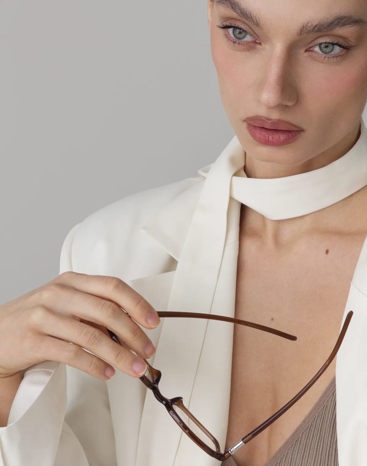 Жакет приталений з поясом текстильний, молочний - Фото 5