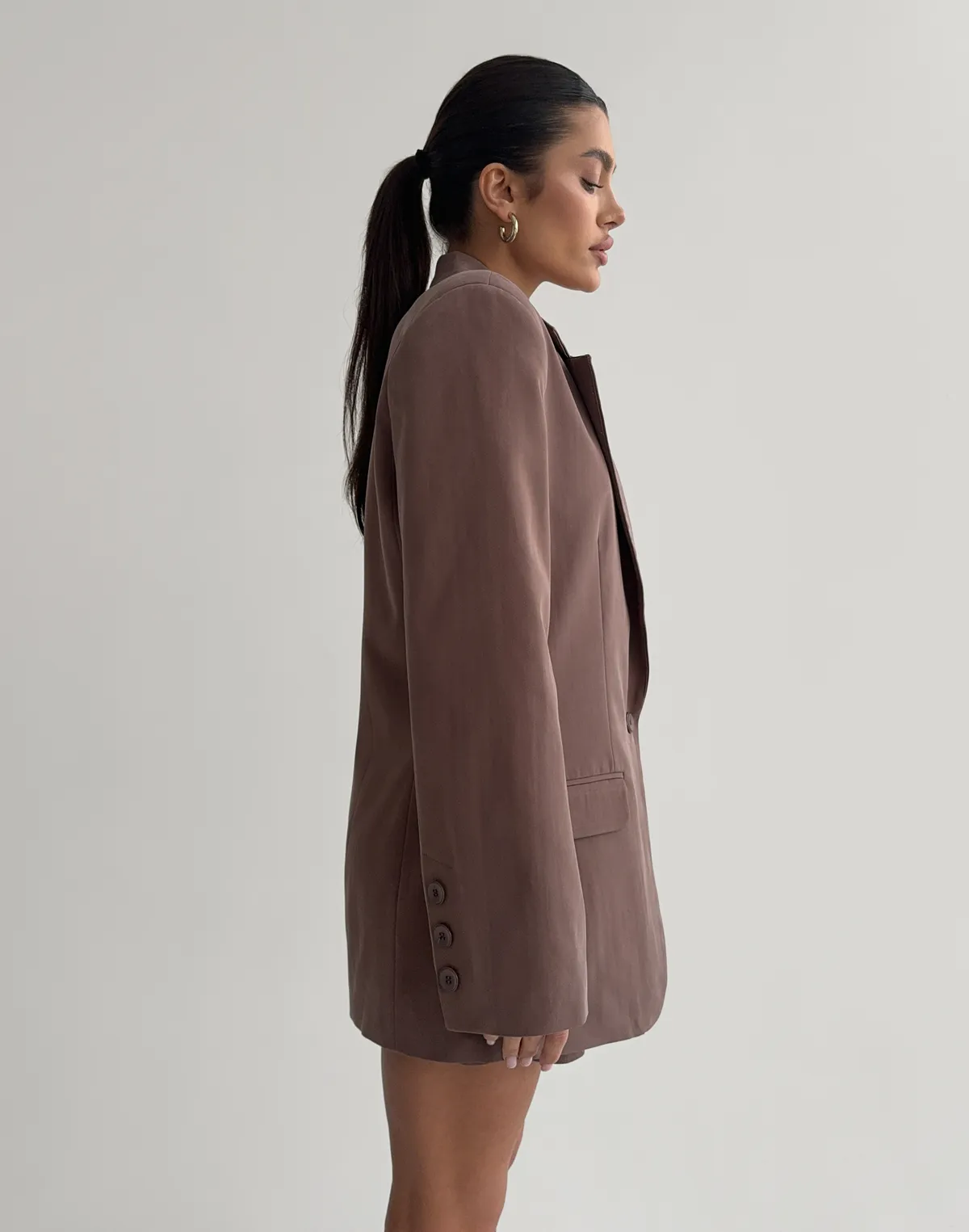 Жакет приталений з поясом текстильний, коричневий - Фото 7