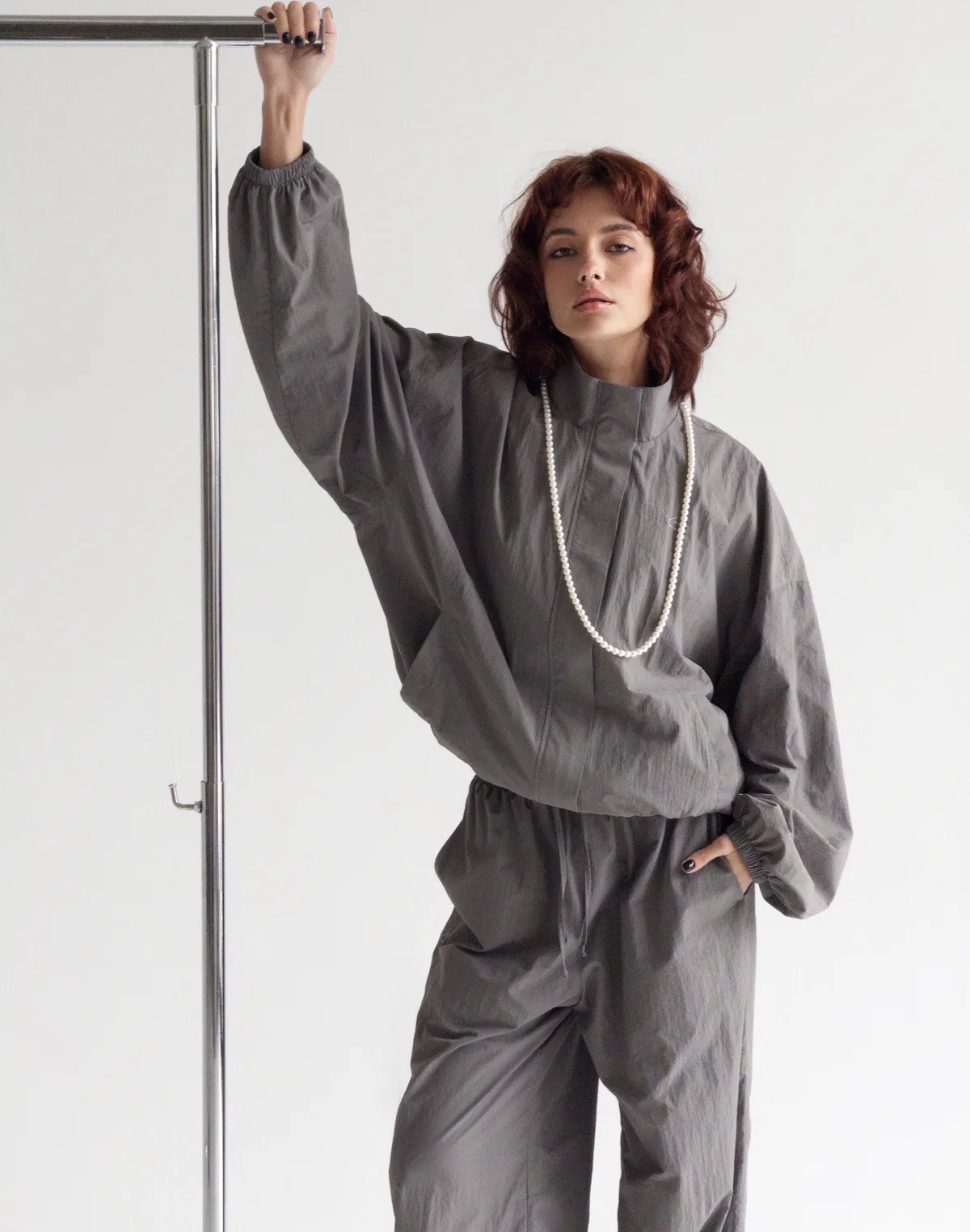 Зіпер вільного крою з плащової тканини з ефектом пом'ятості, графіт - Фото 8