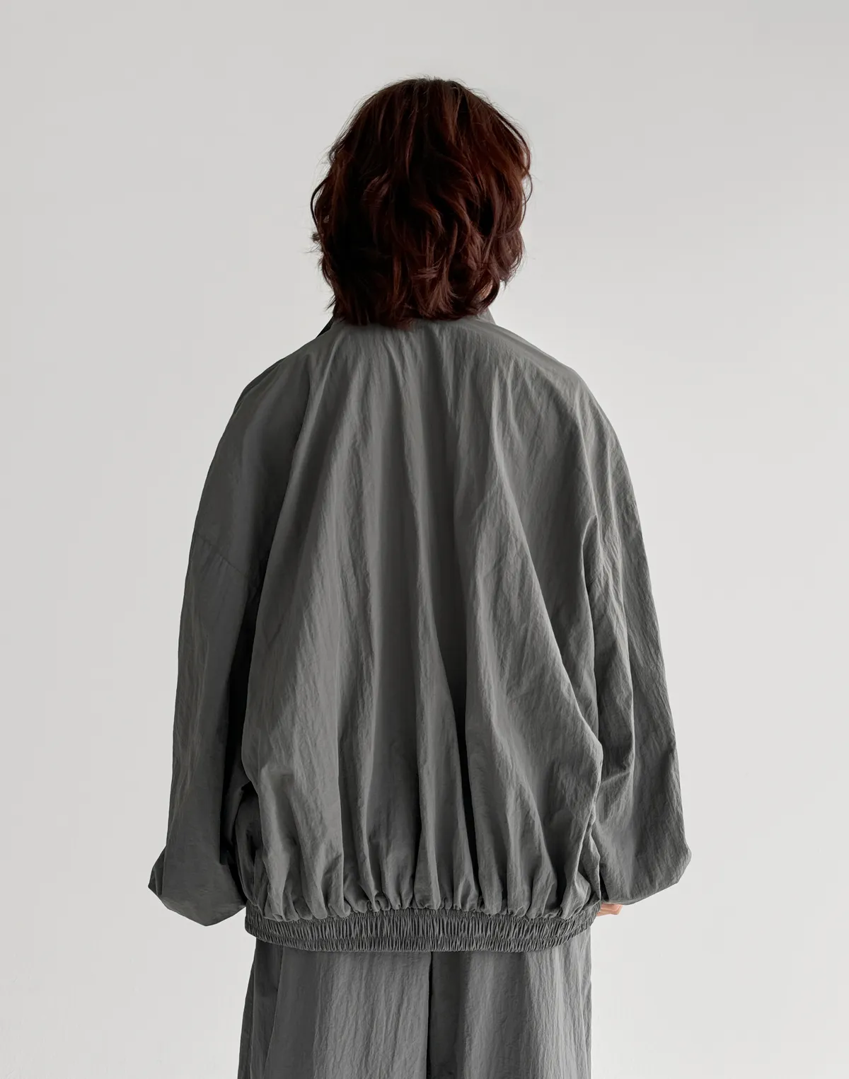 Зіпер вільного крою з плащової тканини з ефектом пом'ятості, графіт - Фото 2