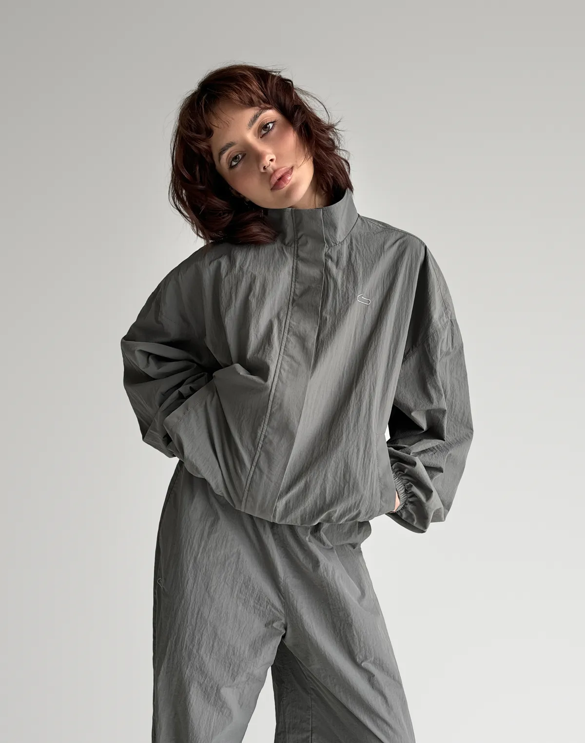 Зіпер вільного крою з плащової тканини з ефектом пом'ятості, графіт - Фото 3