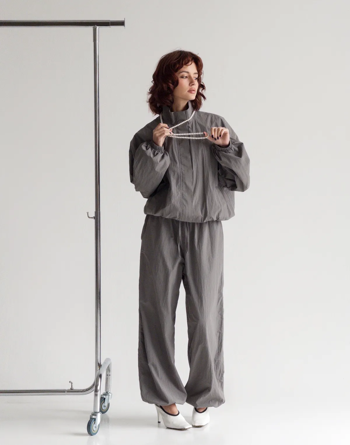 Комплект з плащової тканини з ефектом пом'ятості зіпер вільного крою та джогери, графіт - Фото 4