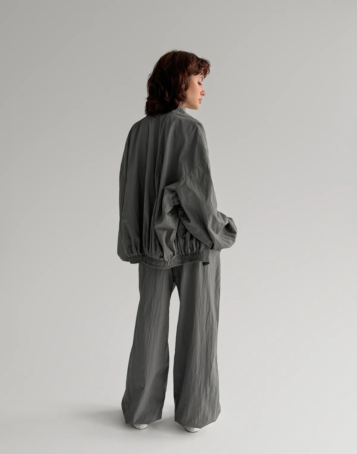 Комплект з плащової тканини з ефектом пом'ятості зіпер вільного крою та джогери, графіт - Фото 2