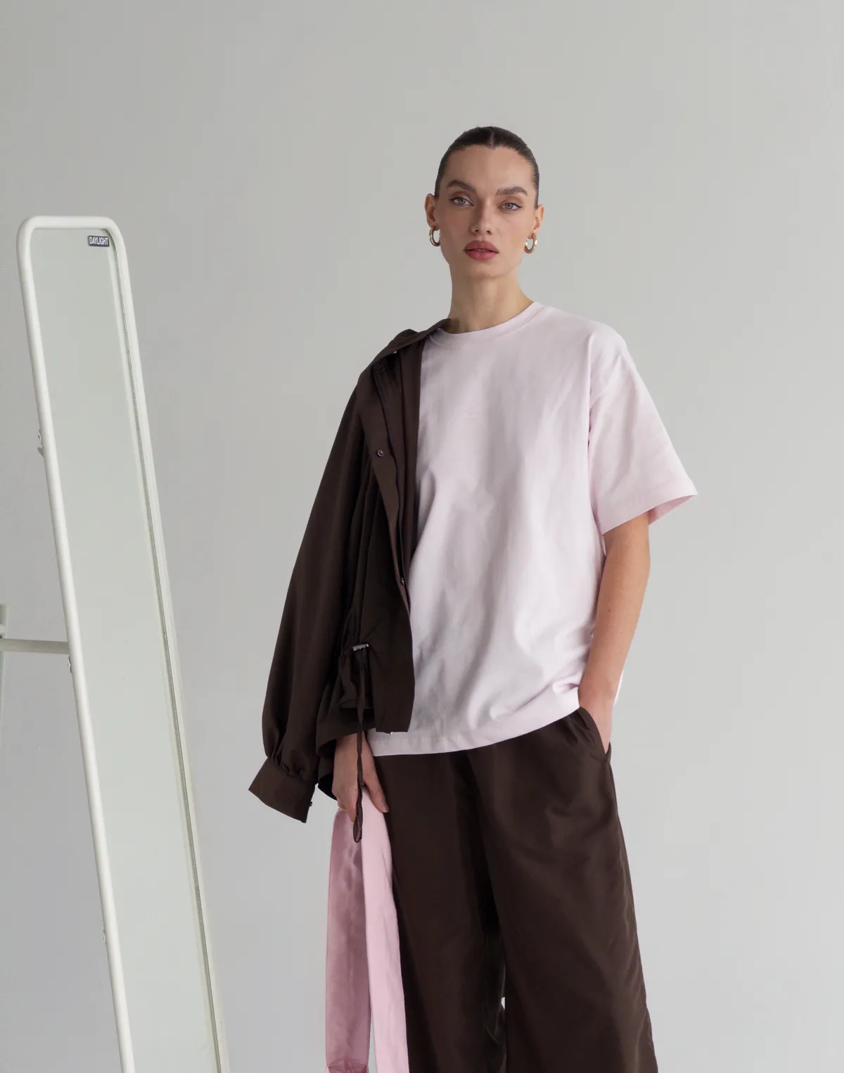 Футболка жіноча зі супер щільного котону оверсайз з логотипом, рожева - Фото 3