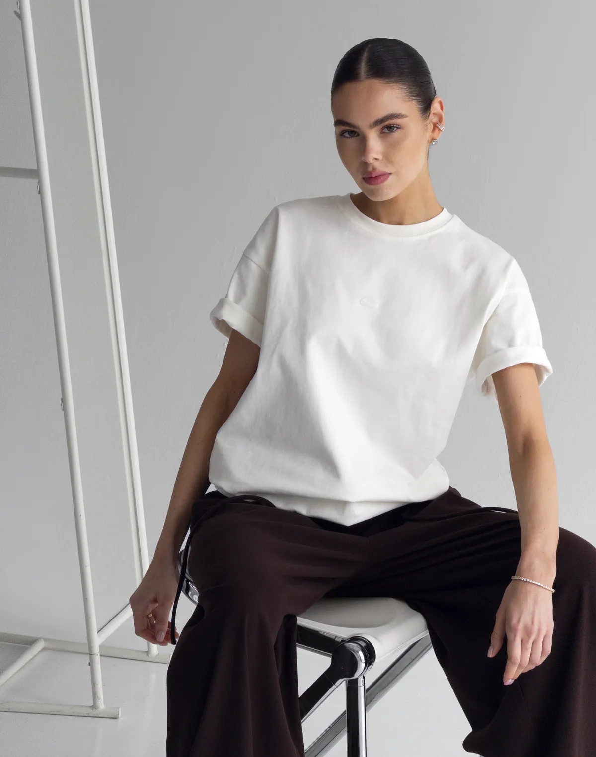 Футболка жіноча зі супер щільного котону оверсайз з логотипом, екрю - Фото 6