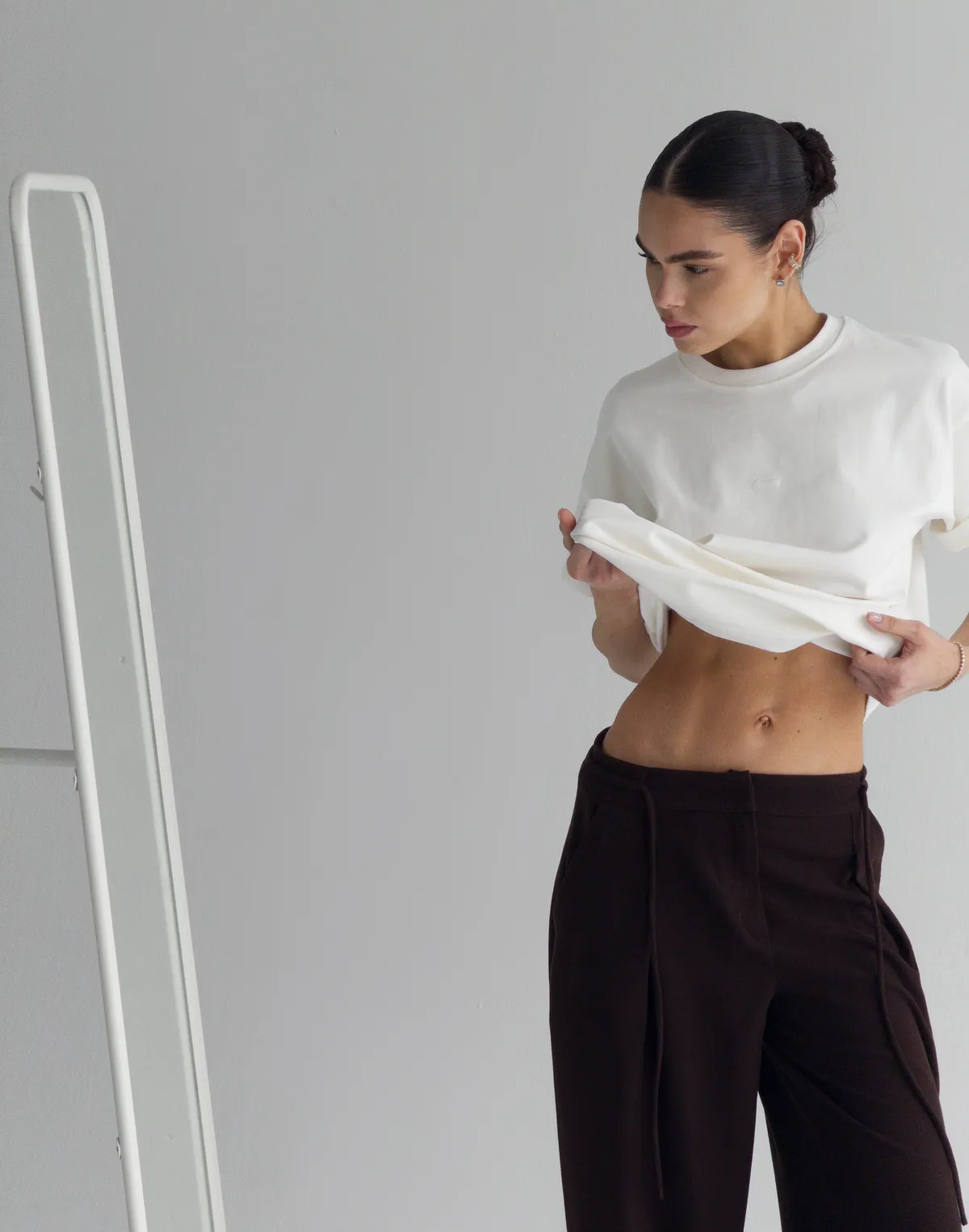 Футболка жіноча зі супер щільного котону оверсайз з логотипом, екрю - Фото 3