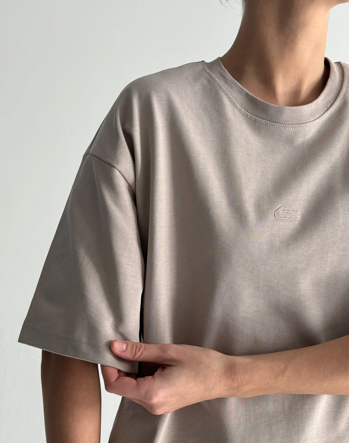 Футболка жіноча зі супер щільного котону оверсайз з логотипом, холодний беж - Фото 6