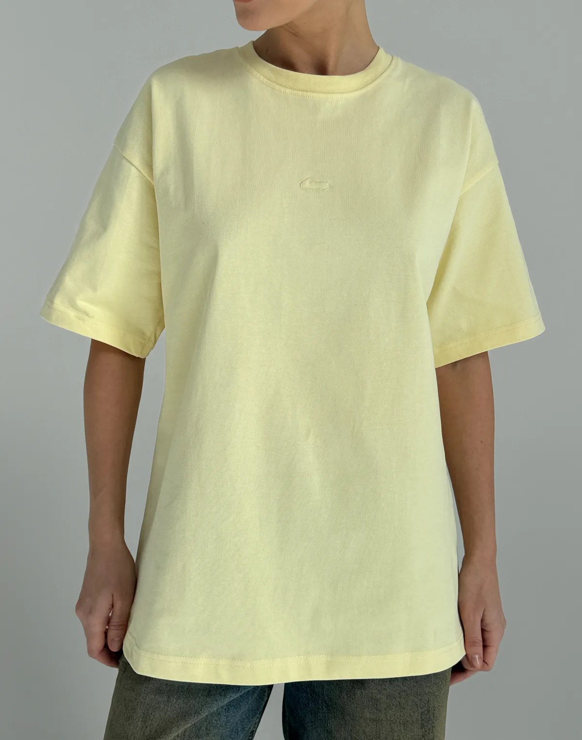 Футболка жіноча зі супер щільного котону оверсайз з логотипом, світло-жовта - Фото 1