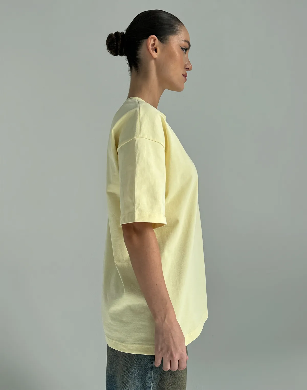 Футболка жіноча зі супер щільного котону оверсайз з логотипом, світло-жовта - Фото 6