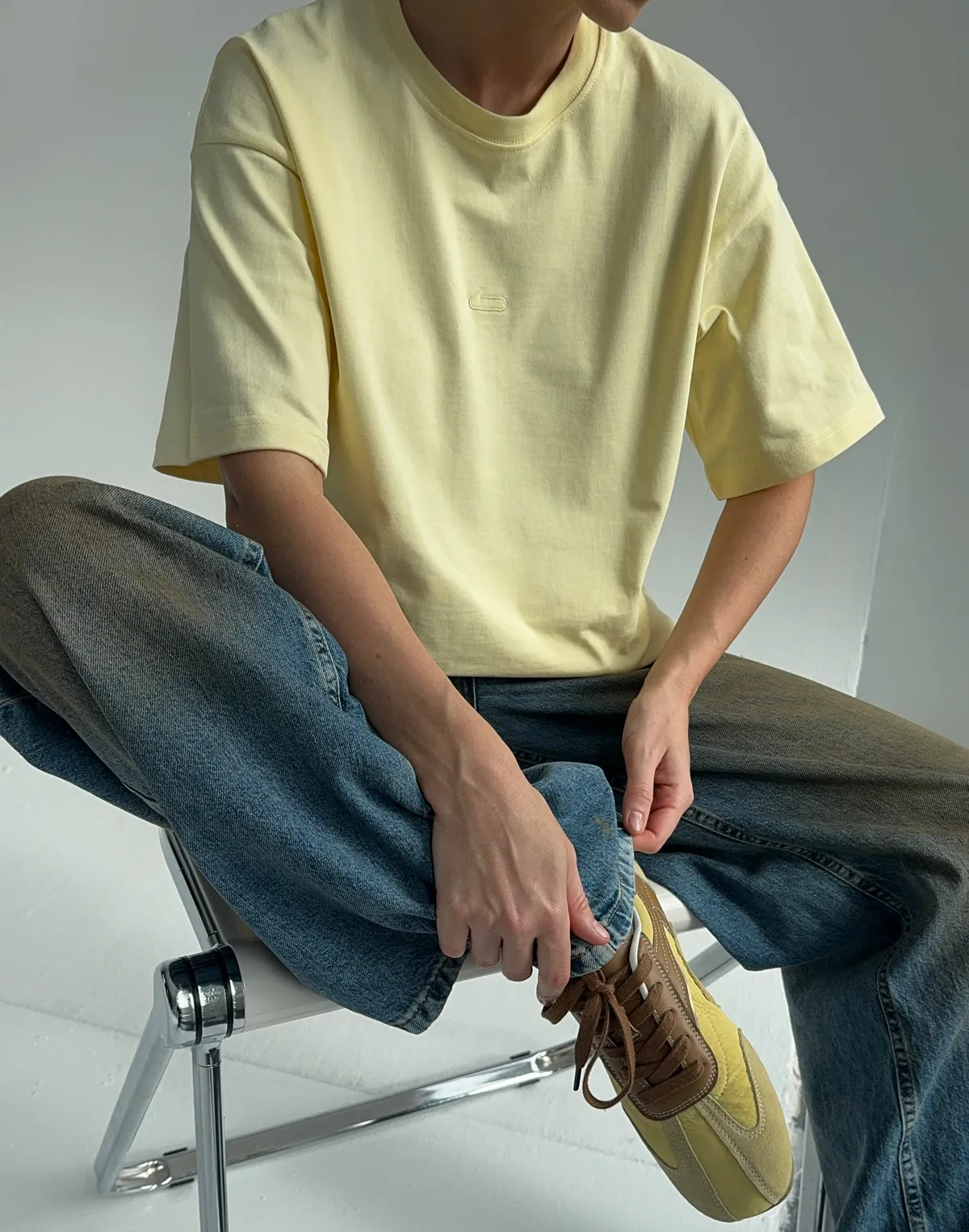 Футболка жіноча зі супер щільного котону оверсайз з логотипом, світло-жовта - Фото 4