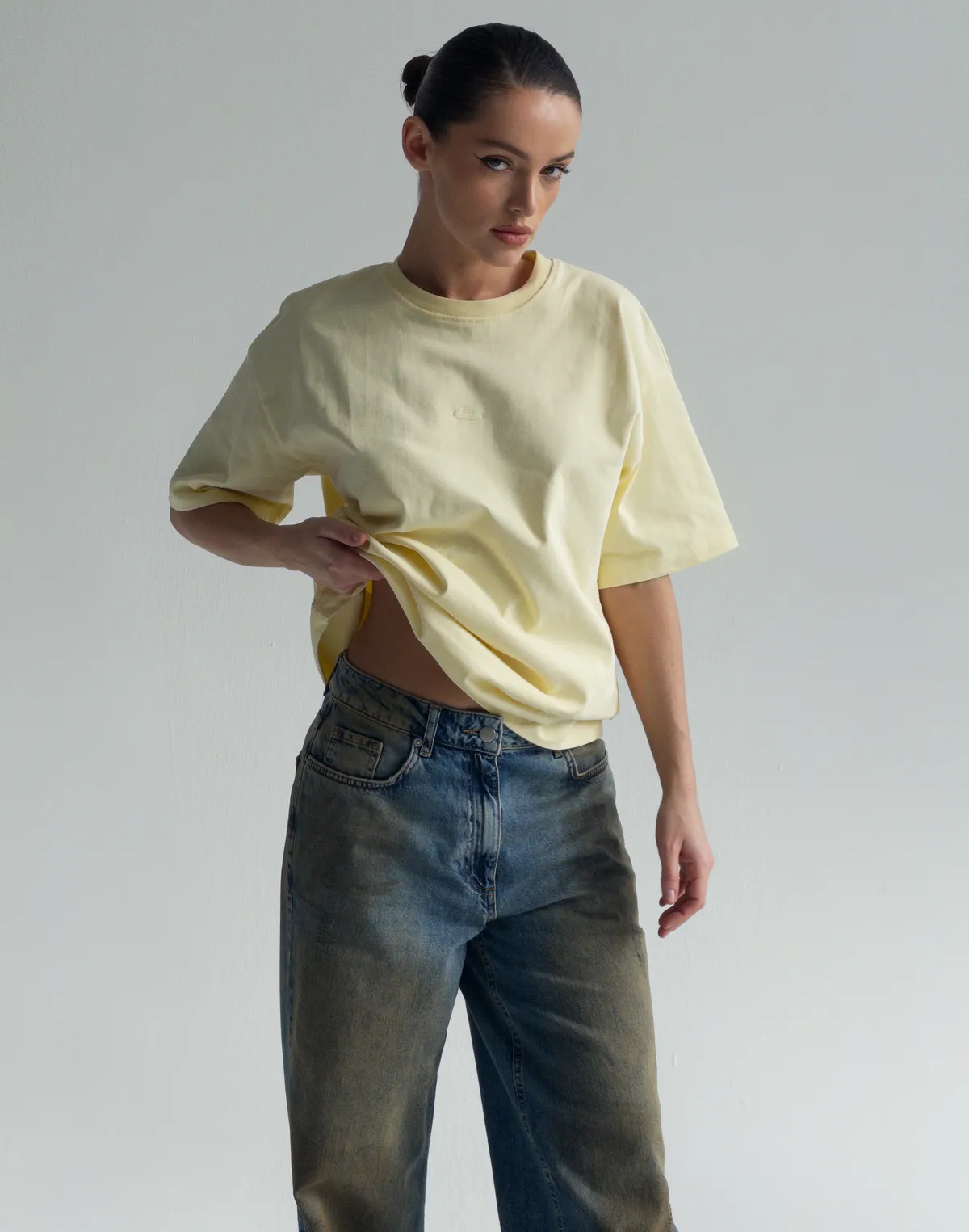 Футболка жіноча зі супер щільного котону оверсайз з логотипом, світло-жовта - Фото 3