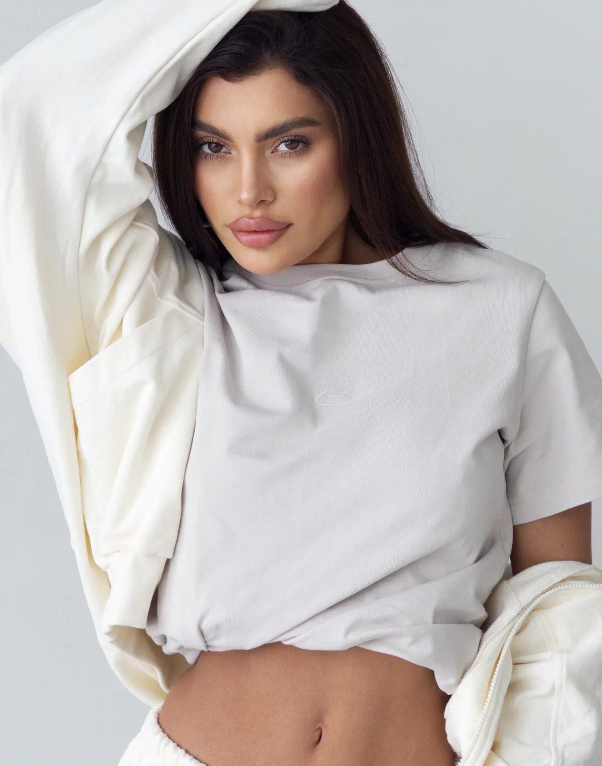 Футболка базова жіноча зі супер щільного котону з логотипом, класичний беж - Фото 4