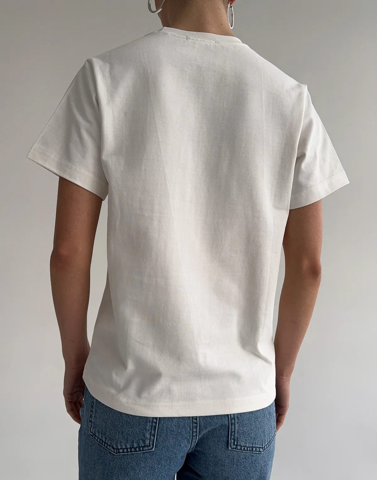 Футболка базова жіноча зі супер щільного котону з логотипом, екрю - Фото 2